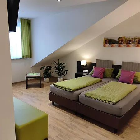 Gaestehaus Stock Teekaennle *